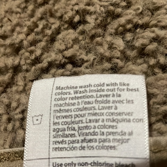 Men’s Carhartt relaxed fit shorts. Excellent used condition. Sz 40 - Picture 12 of 12